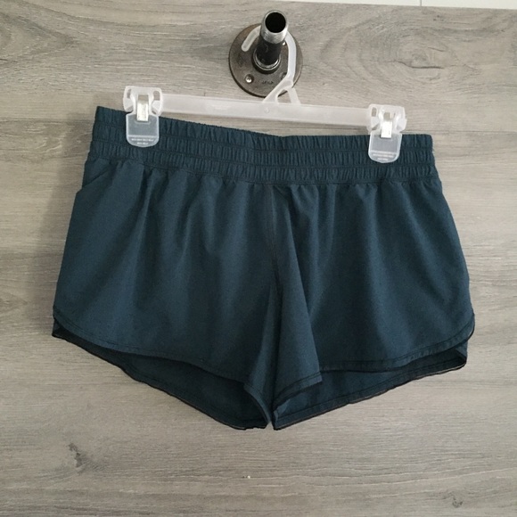 lululemon athletica Pants - Lululemon Seek The Heat Short II 2.5”